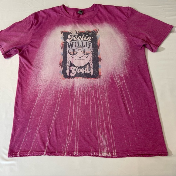 Gildan Tops - Gildan, Willie Nelson T-Shirt , unisex size XL , good condition, preowned